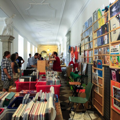 Chez les bouquinistes.