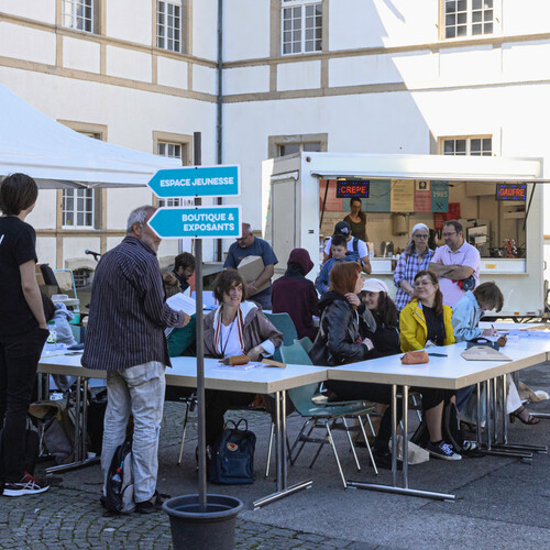 Les autrices et auteurs de Jurazik en dédicaces