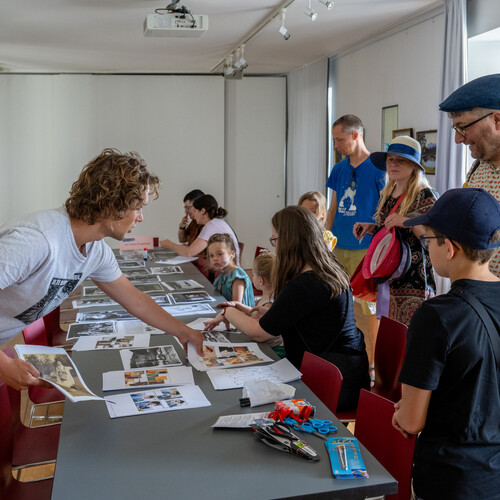 Atelier de détournement de photos avec Un faux graphiste