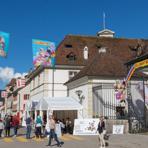 Grille d'entrée de la cour du Château