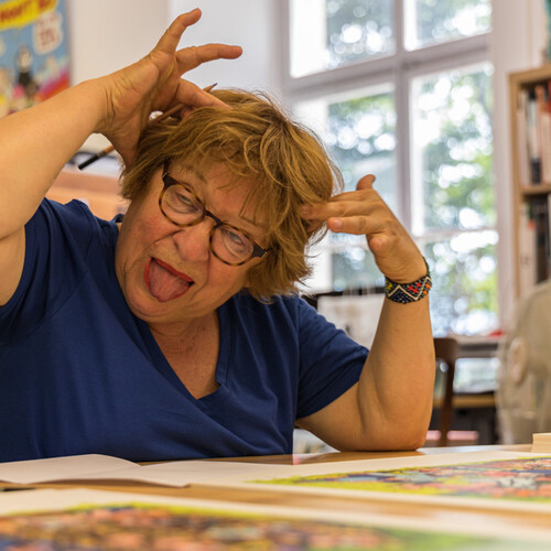 Petite pause pendant la signature des tirages limités